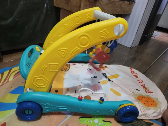 Andador Bebê com Brinquedos e Tapete 2 em 1- Divertido e Seguro!