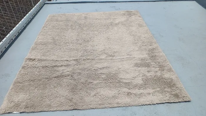 Tapete felpudo bege para sala ou quarto