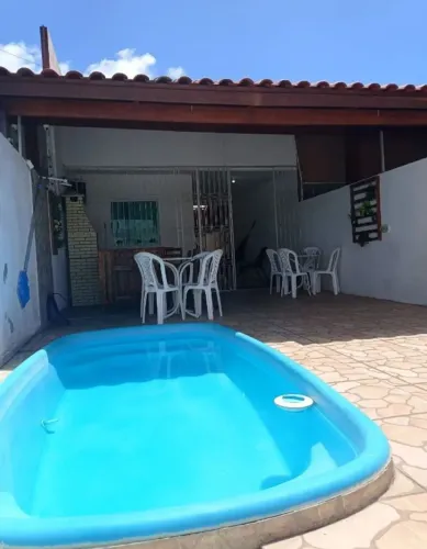 L| CASA COM PISCINA NA VILA ARIRI