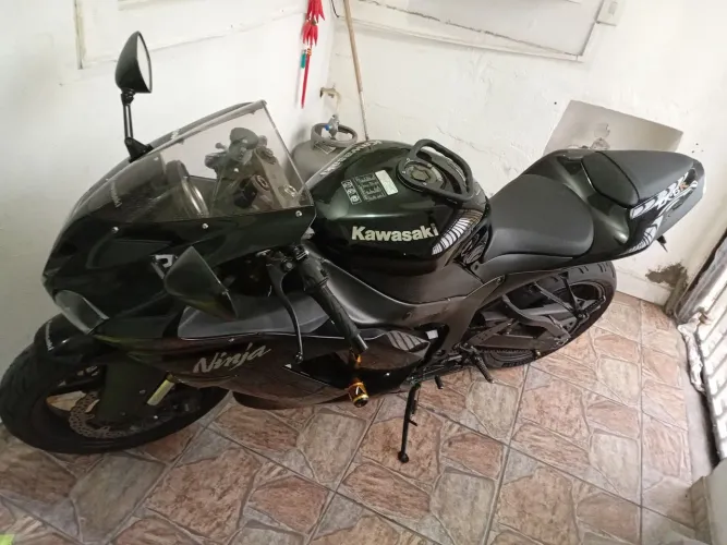 Kawasaki ninja zx6r 636 2008 