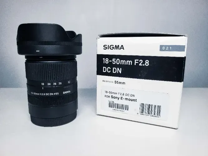 Lente Sigma 18-50mm F2.8 Sony E - SEMINOVA - OPORTUNIDADE