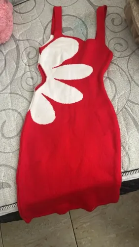 comprei esse vestido porem nunca usei, está novo