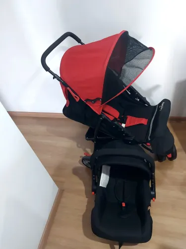 CARRINHO DE BEBÊ COM BEBÊ CONFORTO 