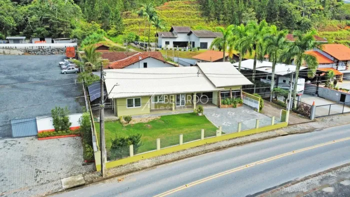 EXCELENTE RESIDENCIA TERREA EM BELCHIOR ALTO - GASPAR -SC.