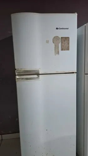 Vendo geladeira gelando super