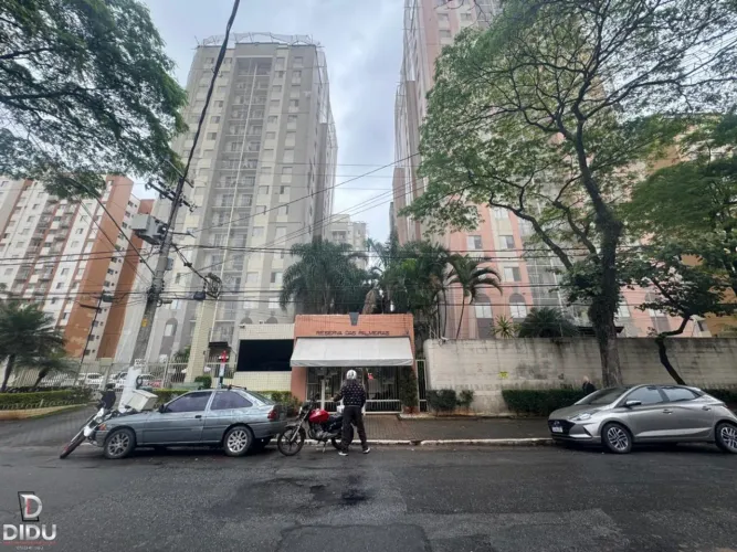 Apartamento para venda em Cambuci com 3 quartos, sendo 1 suíte, 61m²