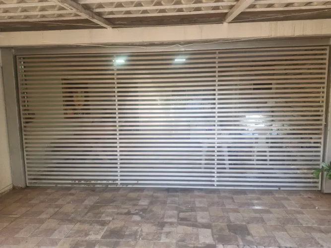 Portão basculante 6 metros, com 2 motores 