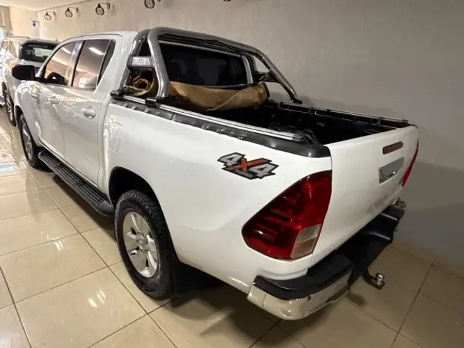 Toyota Hilux CD SR 4X4 2.8 TDI Diesel Aut. 2020