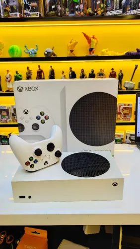 Xbox séries S impecável com garantia da loja 