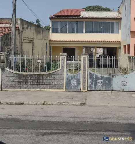 Casa Ampla à Venda no Jardim Carioca 4 Quartos, Escritório, Piscina e 5 Vagas - Campos do