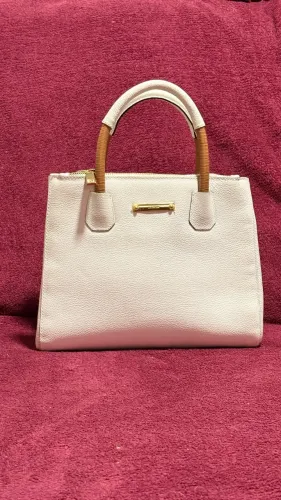 Bolsa luz da lua ,modelo estruturado,couro legítimo