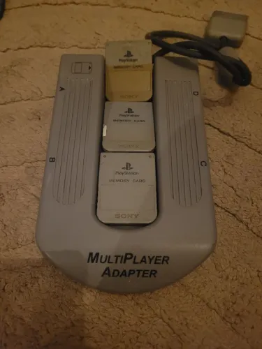 Vendo acessórios paara playstauon 1 tudo original, memória card , controle e mult tape