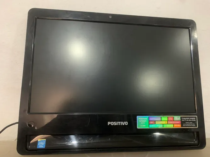 Computador embutido Positivo
