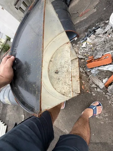 Barril serrado ao meio (prateleira)