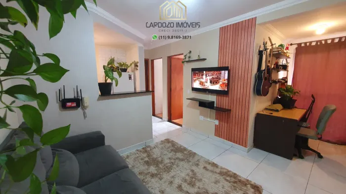 Apartamento com Quintal, 2 Dormitórios e Cozinha Planejada