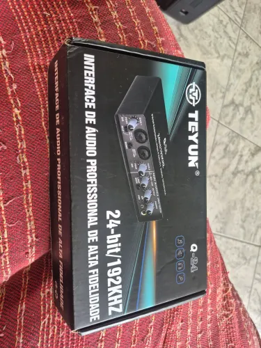 Interface de áudio Teyun Q-24 nova.