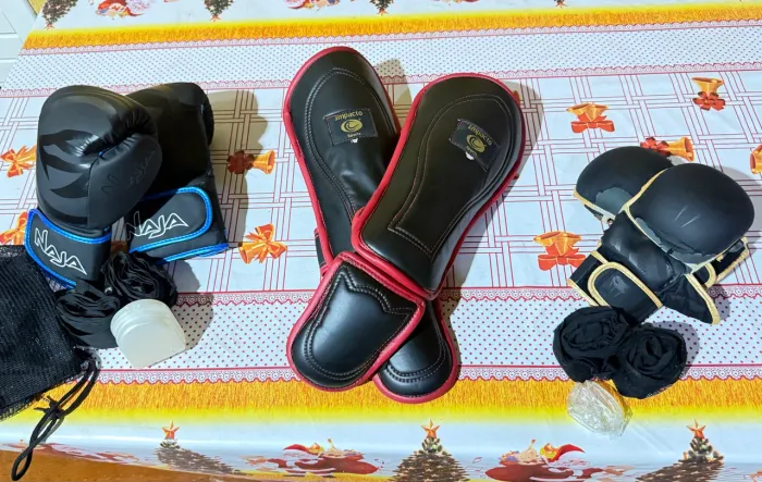 Luva Muay Thai NAJA + Caneleira + Luva MMA