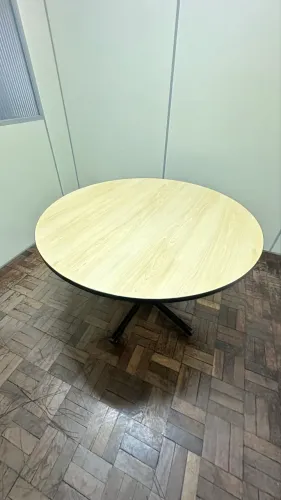 Mesa de reunião redonda