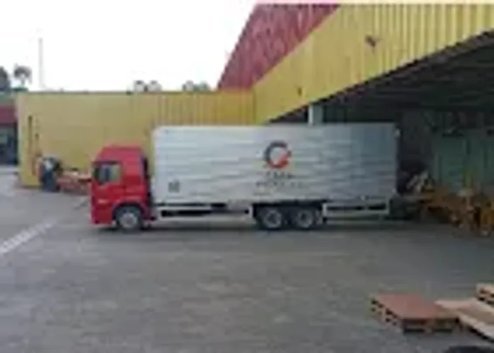Frete e Agenciamento de Carga - Caminhão Trucado 1O metros em Manaus