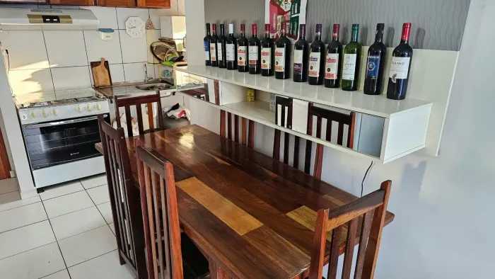 Mesa em madeira nobre 6 lugares