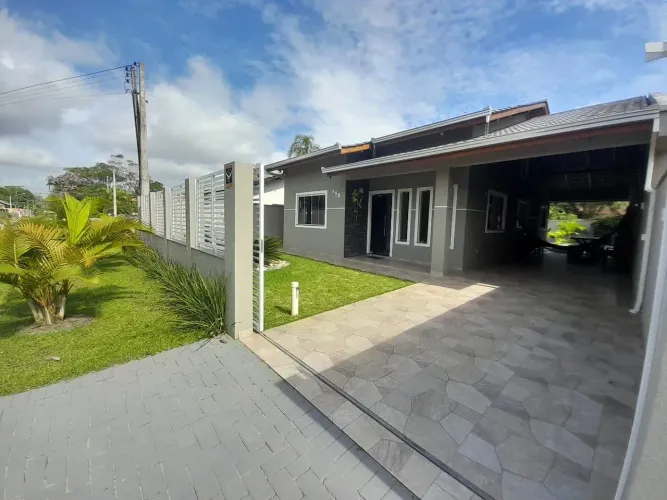 Casa nova na Praia de Itapoá-SC Temporada
