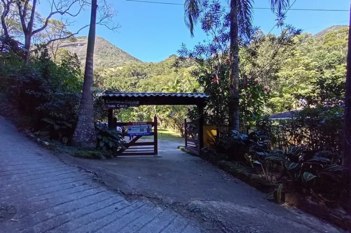 SITIO COM NASCENTE DE ÁGUA, CÓRREGO E CASA EM UM TERRENO DE 3000 M2-SANA MACAÉ
