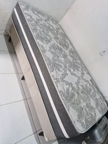 Cama de solteiro 