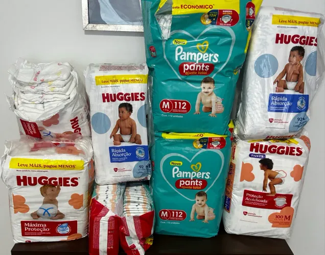 VENDO 600 FRALDAS TAMANHO M