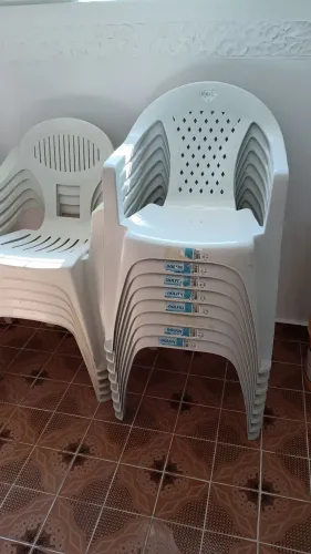 Poltronas plástica.