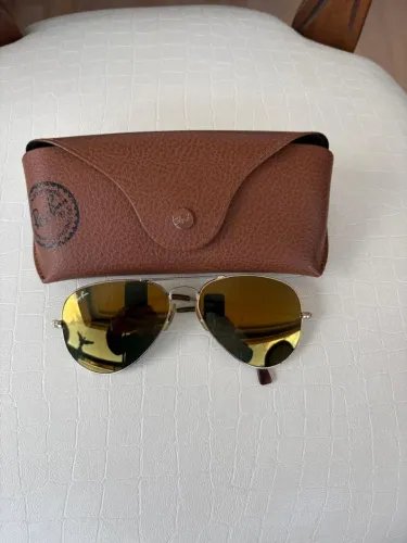 Óculos Rayban lente espelhada dourada