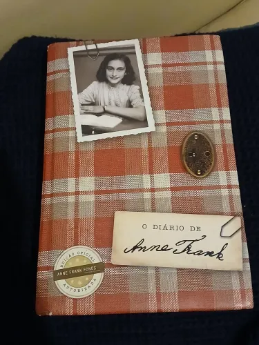 Livro O diário de Anne Frank edição oficial