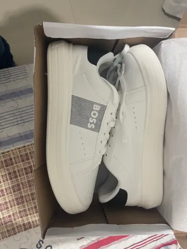 Sapatênis Hugo Boss para ir logo  ( novos e sem uso, na caixa)
