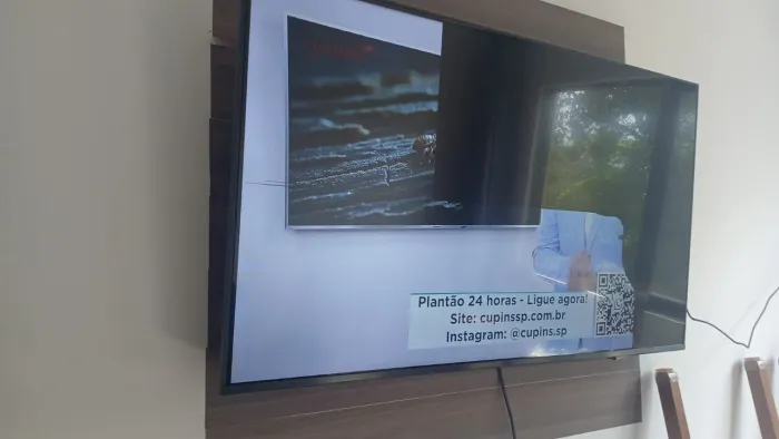 Smart TV 43 Ful HD tela quebrada por dentro