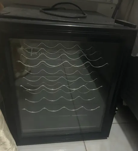 Adega Climatizada Tocave (Para Conserto, Peças ou Retirar Peças)