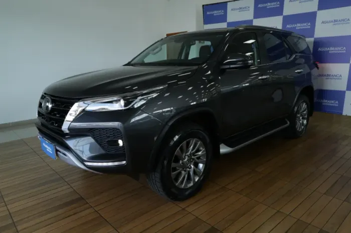 Toyota Hilux SW4 SRX 4X4 2.8 TDI 16V Dies. Aut. 2022