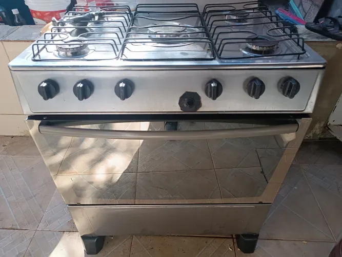 Vendo ótimo fogão de 5 bocas
