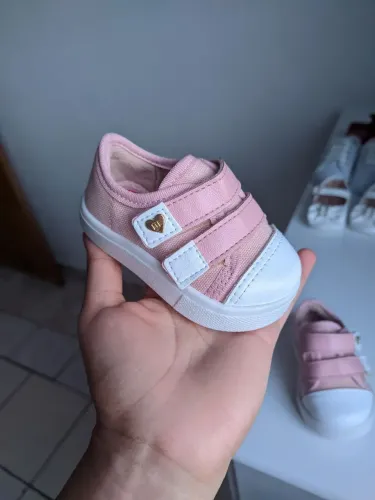 Tênis molekinha com velcro