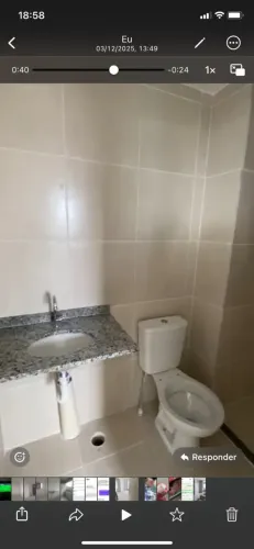 2 Pias de Banheiro com torneira