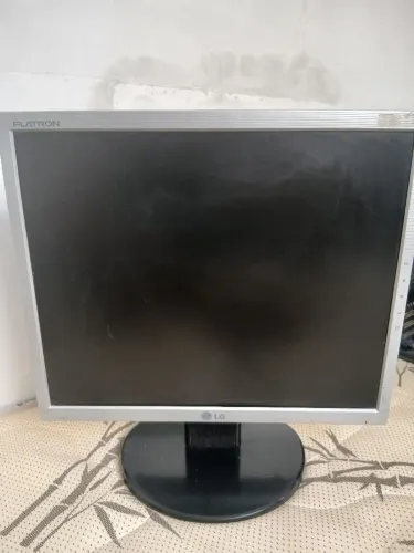 Vendo monitor LG flatron l1753T de 17 polegadas