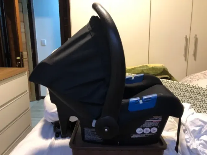 Bebê conforto Burigotto Touring X - R$ 350