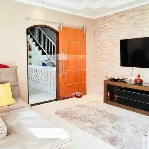 Casa para aluguel em Santo André (Vila Curuçá) com 4 quartos, 1 suíte e quintal