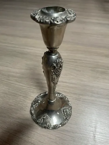 Castiçal antigo banho de prata com cachos de uva e relevos - vintage decoração