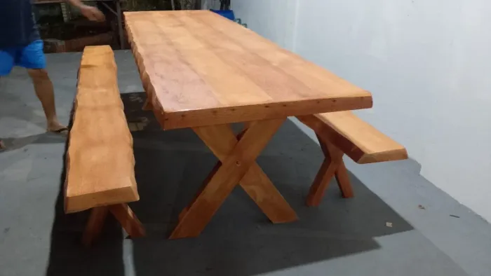 Mesa Rústica Maciça Ivernizada