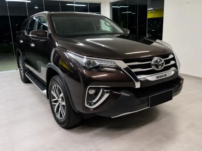 Toyota Hilux SW4 SRX 4X4 2.8 TDI 16V Dies. Aut. 2020