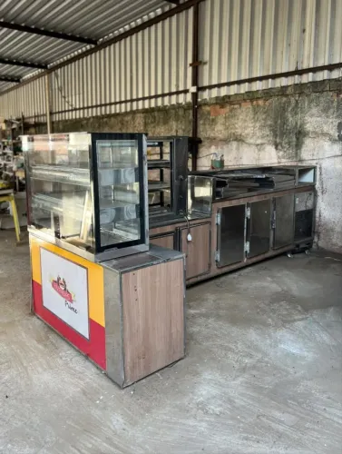 Balcão Frigorífico em L com Expositor Quente