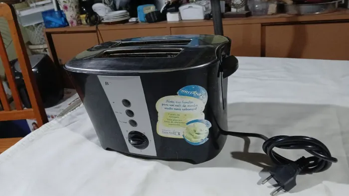 Torradeira Britânia - 220v.