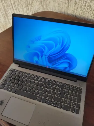 Notebook LENOVO Ryzen 7 7500U | 20GB RAM | Tela 90Hz | Rápido e Excelente Estado