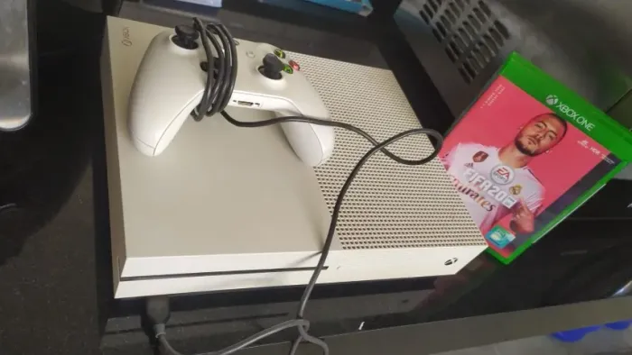 Xbox One S 1Tb com 2 controles