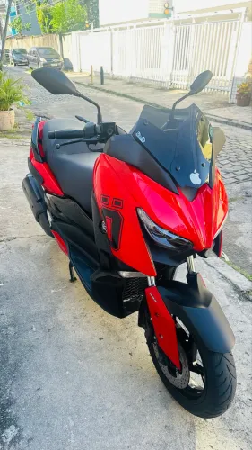 Xmax 2023 com 12 mil km rodados