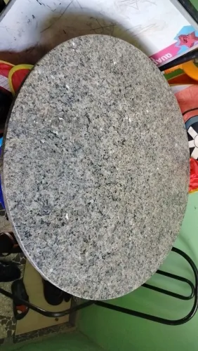 Vendo uma mesa de mármore só ela